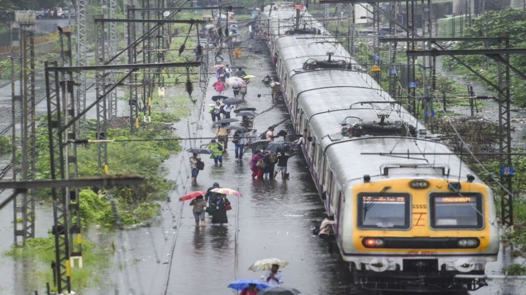 मुंबई में पहली बारिश ने तोडा 107 साल का रिकॉर्ड मुंबई में पहली बारिश ने तोडा 107 साल का रिकॉर्ड